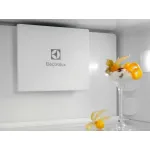 Холодильник полновстраиваемый Electrolux ENTMUSP8S (No Frost, 2-камерный, объем 249:187/62л, 56x178x55см)