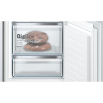 Холодильник полновстраиваемый Bosch KIS87AFE0 (A++, 2-камерный, объем 270:209/63л, 55.8x177.2x54.5см, белый)