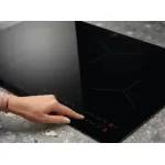 Индукционная варочная поверхность Electrolux EIT61443B