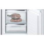 Холодильник полновстраиваемый Bosch KIS87AFE0 (A++, 2-камерный, объем 270:209/63л, 55.8x177.2x54.5см, белый)